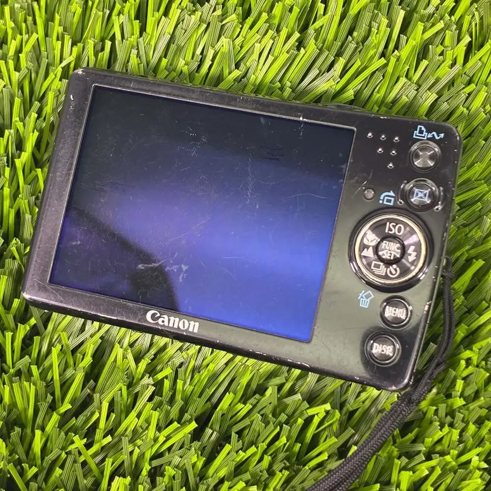 Canon PowerShot SD750 Digital ELPH 7.1MP Camera with Battery, Charger & Memory c